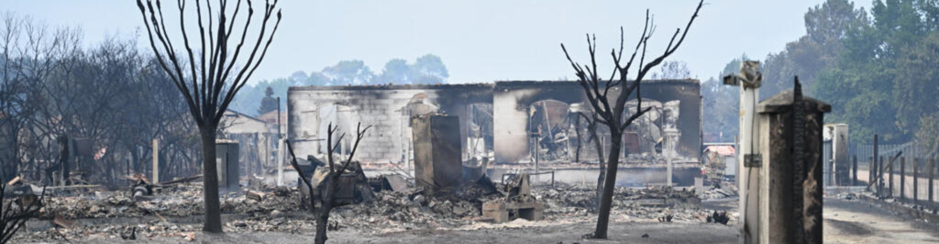 Maison détruite par les flammes en Gironde
